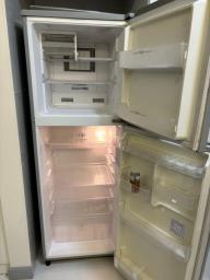 Mitsubishi 2-door refrigerator image 4