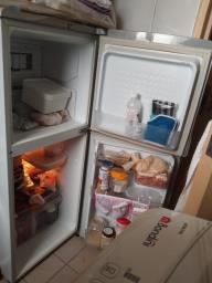 Mitsubishi  fridge and freezer image 2