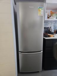 Panasonic refrigerator Nr-bt266 image 2
