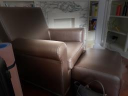 Single sofa with ottoman image 1