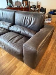 Used Leather Sofa From cierre image 4