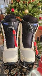 Burton Bo snowboard boots Size 38 Femal image 1