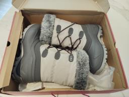 Womens Snow Boots image 1