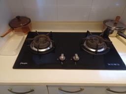 Gas stove with 2 burners image 1