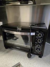 Great condition oven image 1