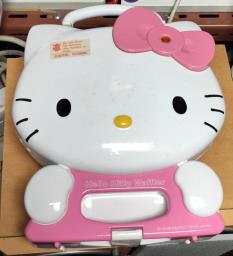 Sanrio Hello Kitty waffler machine image 3