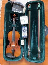 Used full size violin and note stand image 1