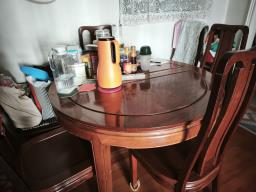 A 111cm diameter dinning table image 2