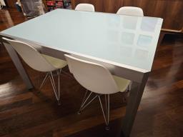 Solid build Extendable Dinning table image 1