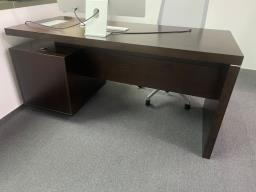 Solid Desk in good condition image 1