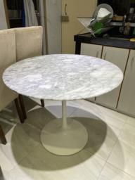 White marble round table image 1