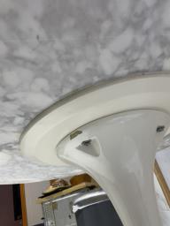 White marble round table image 4