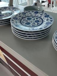 Dinner service image 6