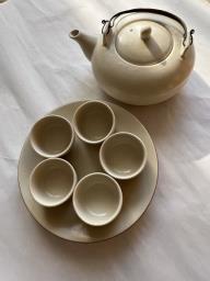 Fine porcelain teapot and cup set image 1