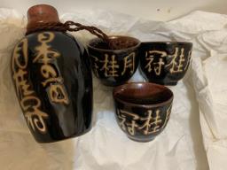 Sake serving set image 1