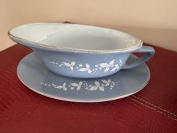 Wedgewood Style Gravy Boat vintage image 1