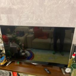 Lg Tv - Ultrahd  49 Led with 3 D image 1