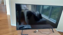 Samsung Tv 55 inches image 1