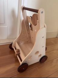Baby walker in wood image 3