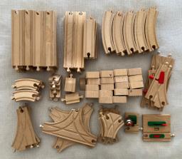 Brio World wooden railway set image 3