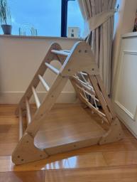 Childrens climbing triangle image 1