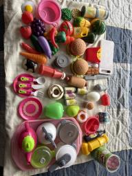 Childrens kitchen plus foodcutlery image 4