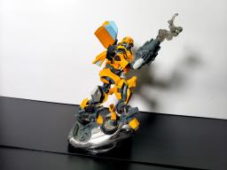Hasbro Transformers Bumblebee Figure image 1