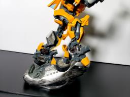 Hasbro Transformers Bumblebee Figure image 6
