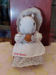 Mrs Squirrel image 1