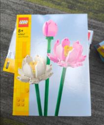 Sunflowers and Tulips Lego image 2
