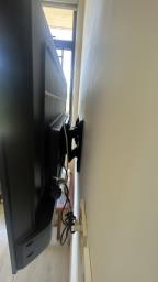 Philips  Smart Tv 50pud665430 with Wall image 2