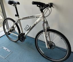 Giant Iguana Disc onoff-road bike image 1