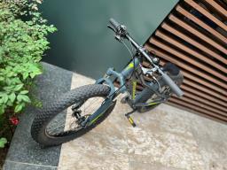 Specialized Kid Mountain Bike image 3