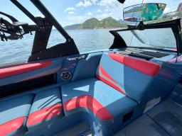 Axis Boat T23 wakesurfing condition image 5