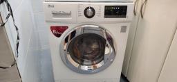 Lg Washing Machine and Dryer 2 in 1 image 1