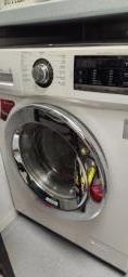 Lg Washing Machine and Dryer 2 in 1 image 3