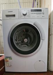 Washing machine in good condition image 2