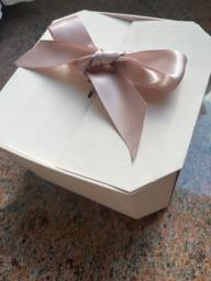 Gift box in dusty pink image 2