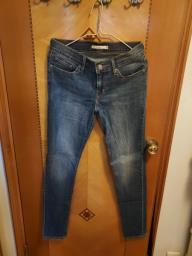 Levis 711 Skinny Jeans image 1