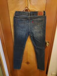 Levis 711 Skinny Jeans image 2