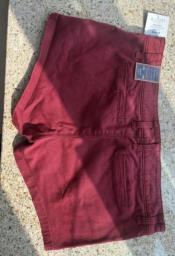 Maroon short image 3