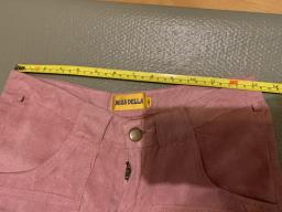 Pink soft suede cropped pants image 5