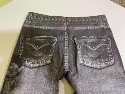 Retro-chic Leggings with Intricate Print image 4