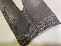 Retro-chic Leggings with Intricate Print image 5