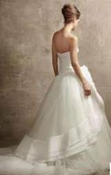 White by Vera Wang wedding gown image 3