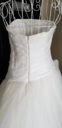 White by Vera Wang wedding gown image 4