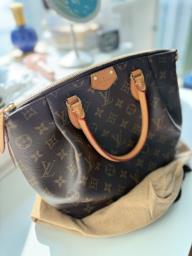 Lv handbag with crossbody straps image 2