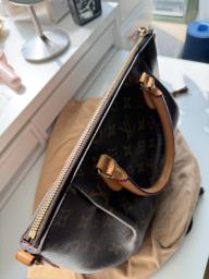 Lv handbag with crossbody straps image 5