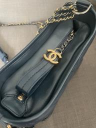 Used Chanel hobo handbag in blue image 3