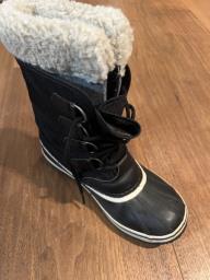 Barely worn Sorel snow boots image 4